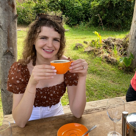 Meet your Posher, Alexandra - Picture 1 of 1